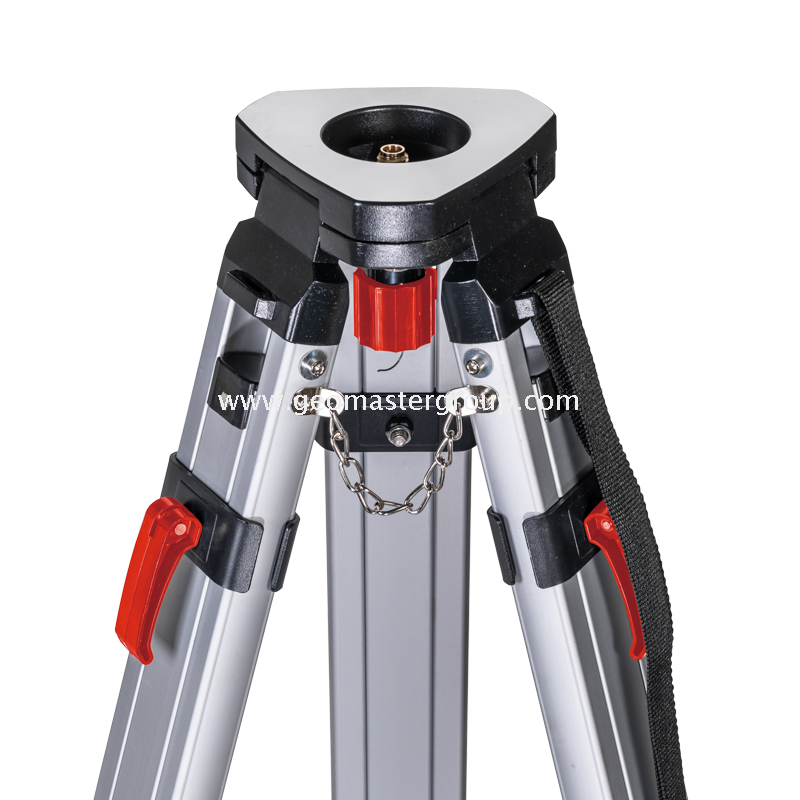 ترايبود المقاول (أرجل مربعة ، سلاسل مضادة للانزلاق)