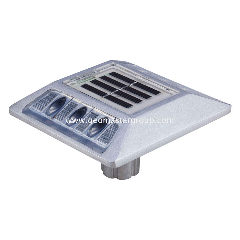 مسمار الطريق الشمسية