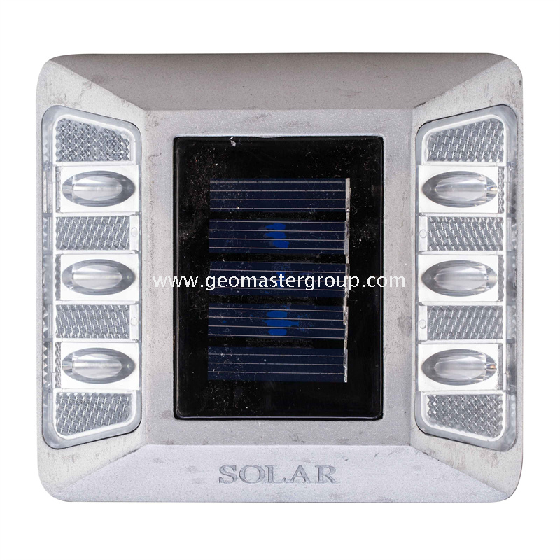 مسمار الطريق الشمسية