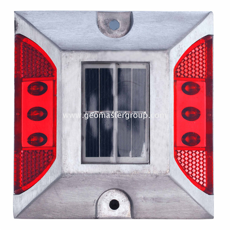 مسمار الطريق الشمسية