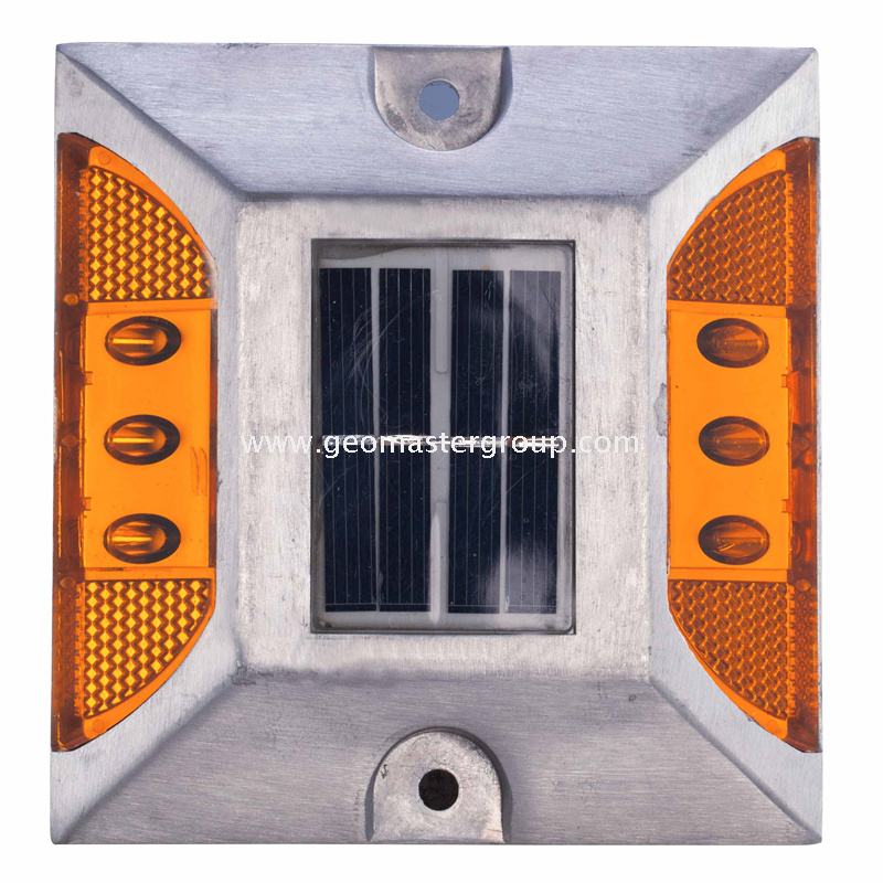 مسمار الطريق الشمسية