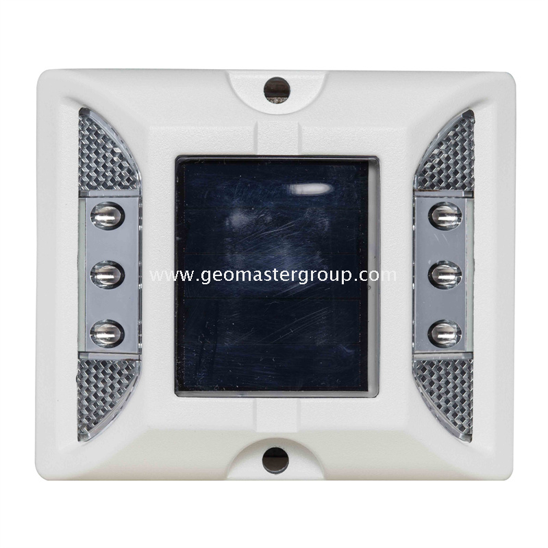 مسمار الطريق الشمسية