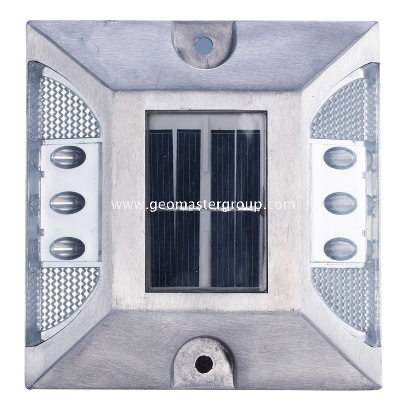 مسمار الطريق الشمسية