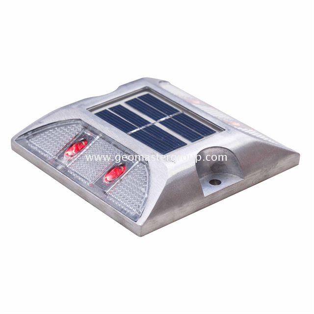 مسمار الطريق الشمسية