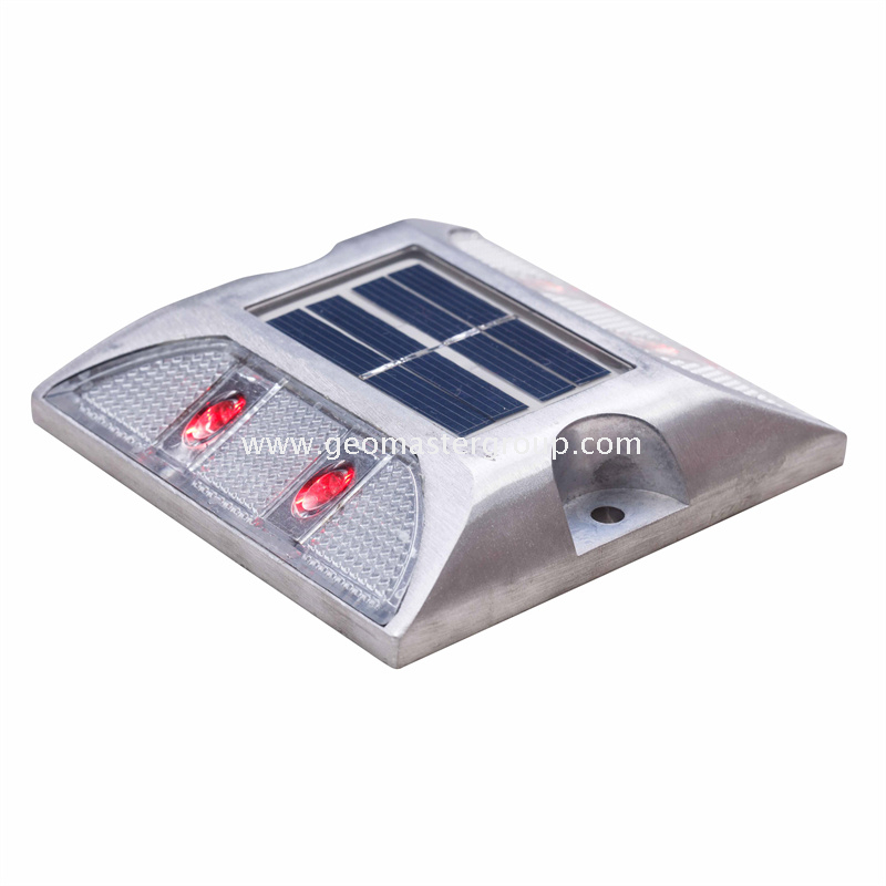 مسمار الطريق الشمسية