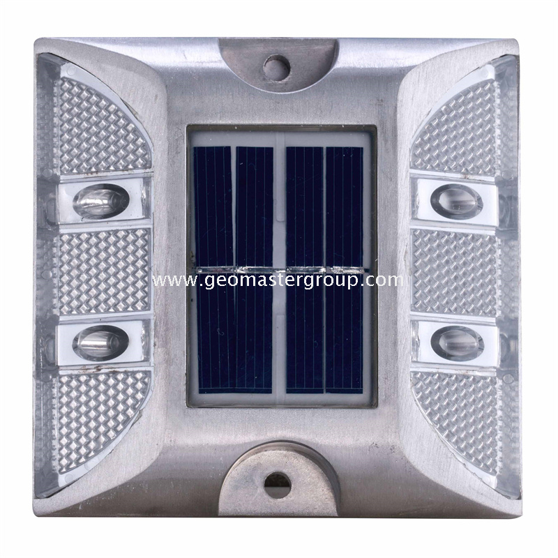 مسمار الطريق الشمسية