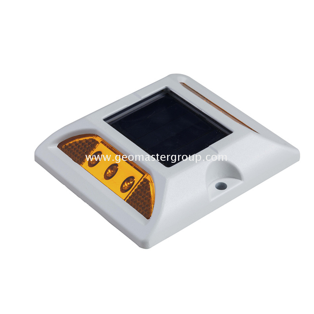 مسمار الطريق الشمسية